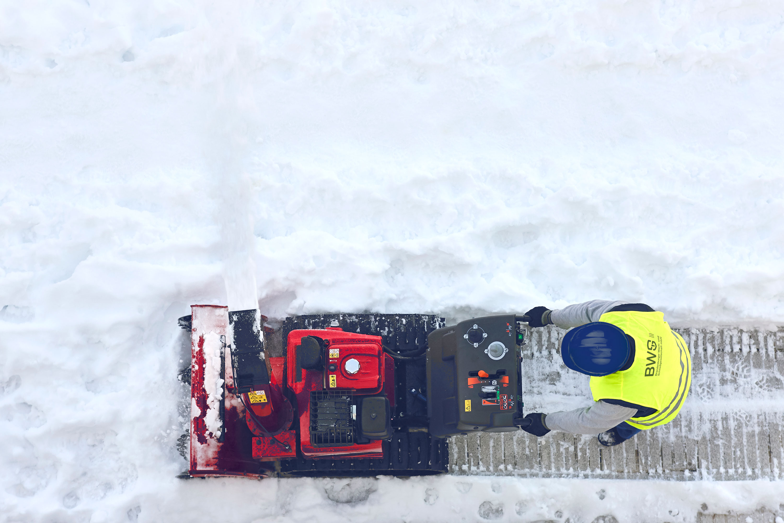 Winterdienst auf Firmengelände in Berlin & Brandenburg